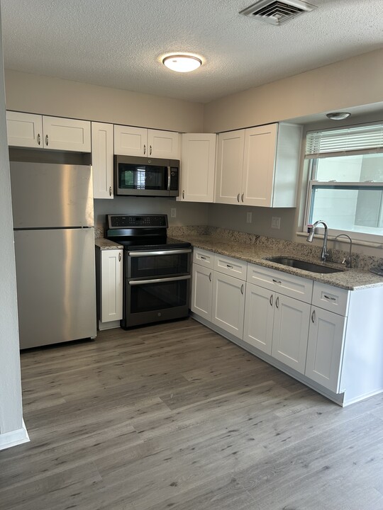 169 Golf Club Ln in Venice, FL - Building Photo