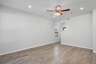 20504 Cobb St in Pflugerville, TX - Foto de edificio - Building Photo