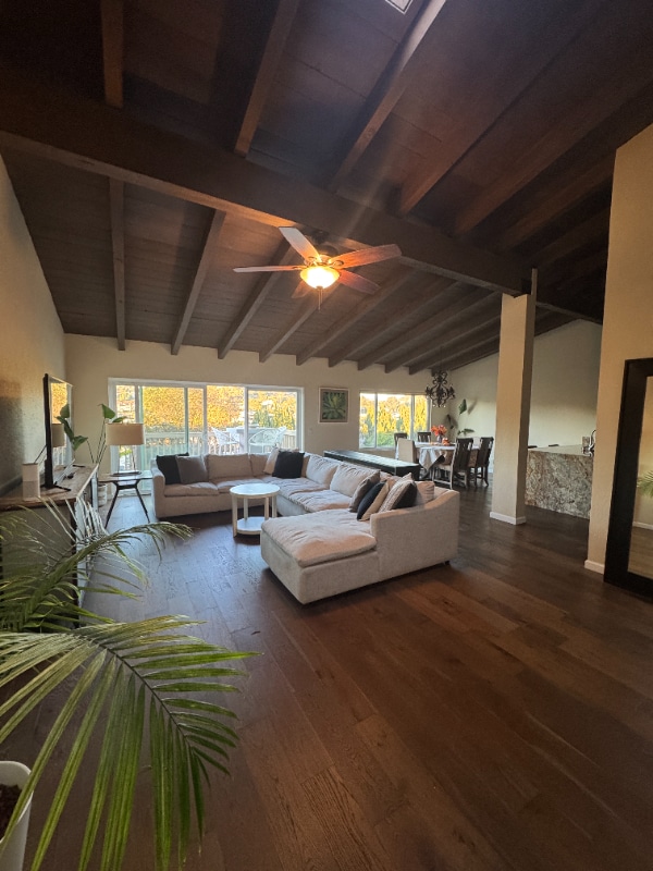 1346 Miraflores Glen in Escondido, CA - Foto de edificio - Building Photo