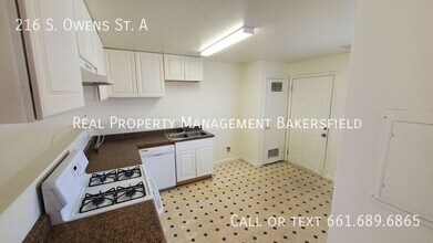 216 S Owens St in Bakersfield, CA - Building Photo - Building Photo
