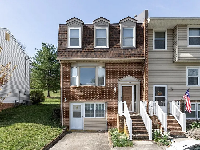 property at 163 Wakefield Pl