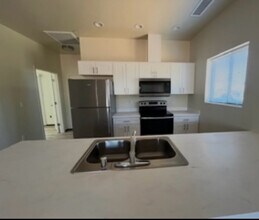 284 Keffer Ln in Paradise, CA - Building Photo - Building Photo