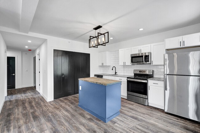 2-4 Pearl St in Manchester, CT - Building Photo - Building Photo