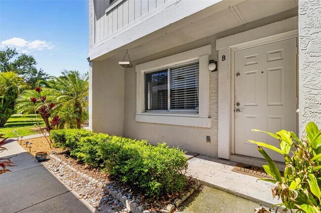 1813 Bough Ave in Clearwater, FL - Foto de edificio - Building Photo