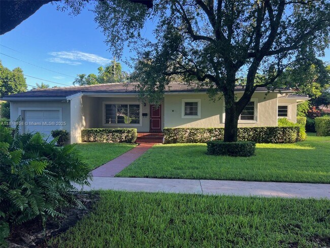 437 Velarde Ave in Coral Gables, FL - Building Photo - Building Photo