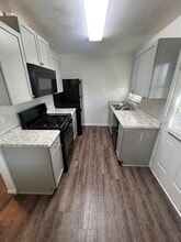 718 Sunny Ln in Irving, TX - Building Photo - Building Photo