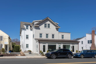 201 Main St in Westport, CT - Foto de edificio - Building Photo