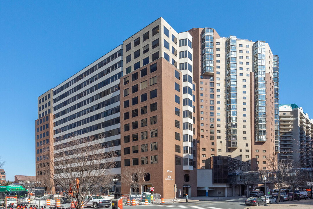 The Alta Vista in Arlington, VA - Foto de edificio