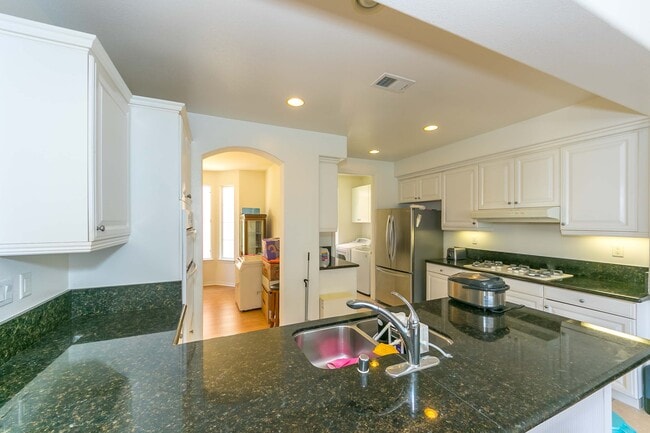 2889 Plaza del Amo in Torrance, CA - Building Photo - Building Photo