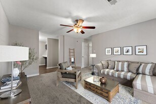 The DeSoto in Horn Lake, MS - Building Photo