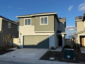 8136 Whippersnapper Wy in Roseville, CA - Building Photo