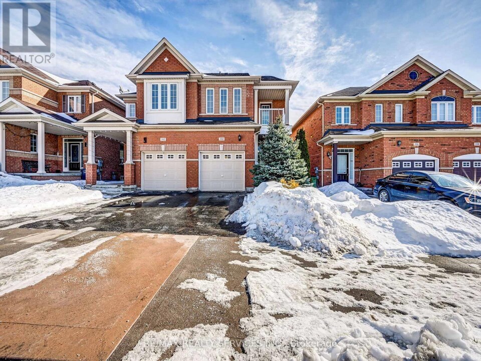 114 Rocky Point Crescent in Brampton, ON - Building Photo