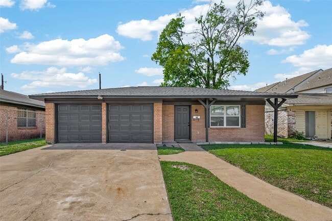 148 W Whitney St