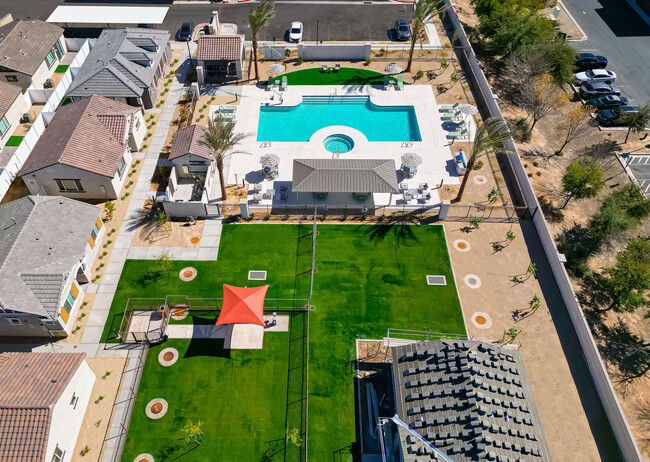 Villas Goodyear in Goodyear, AZ - Foto de edificio - Building Photo