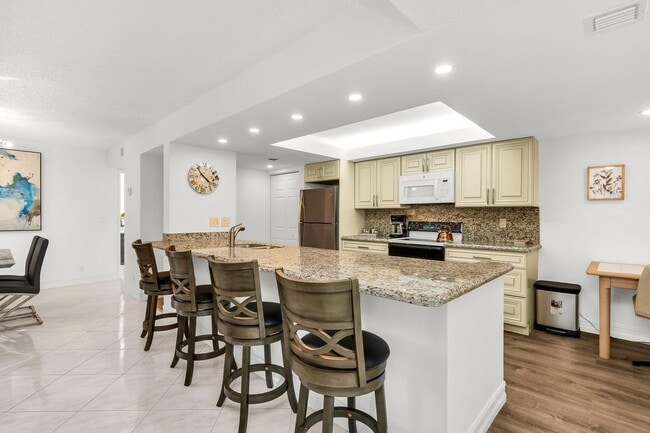 property at 950 Egret Cir