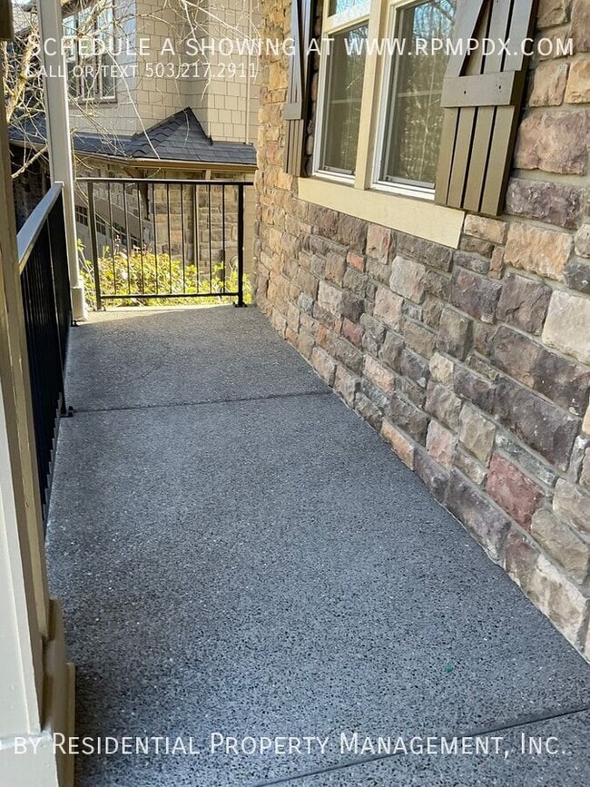 18278 SW Santoro Dr in Beaverton, OR - Building Photo - Building Photo