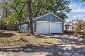307 E Academy St in Brenham, TX - Building Photo - Building Photo