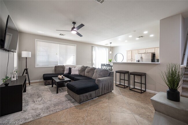 641 Solitude Point Ave in Henderson, NV - Building Photo - Building Photo