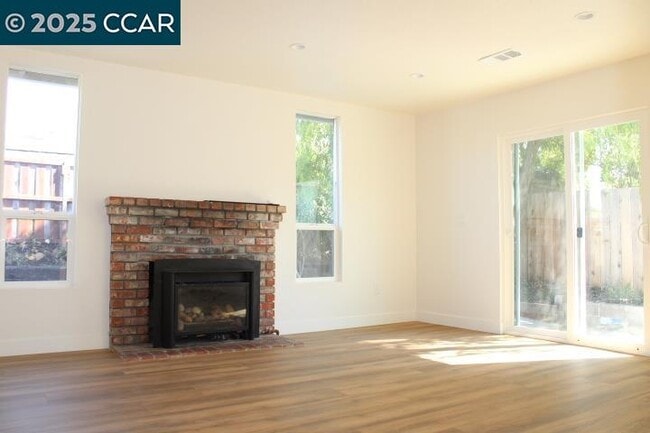 2443 Stokes Ave in Pinole, CA - Building Photo - Building Photo