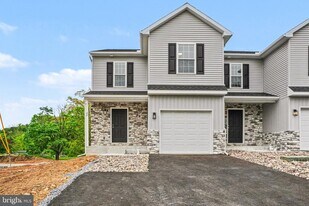 22 Sand St in Lebanon, PA - Building Photo