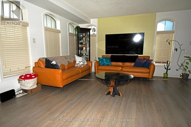 25 Camilleri Rd in Ajax, ON - Building Photo - Building Photo