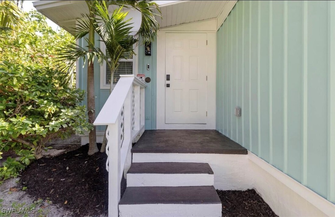 2995 Francis Ave in Naples, FL - Building Photo
