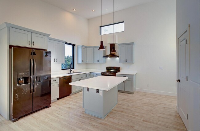 1221 East Emma Drive in Flagstaff, AZ - Building Photo - Building Photo