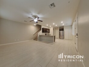 12571 W Hummingbird Terrace in Peoria, AZ - Building Photo - Building Photo