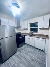 5645 Central Ave in St. Petersburg, FL - Foto de edificio - Building Photo