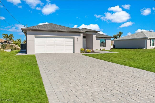 2817 SW 3rd St in Cape Coral, FL - Foto de edificio - Building Photo