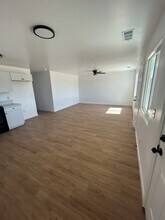 624 N Smith Rd in Tipton, CA - Building Photo - Building Photo