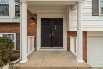 335 Parma Dr in Ballwin, MO - Foto de edificio - Building Photo