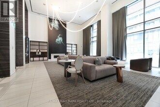 39 Roehampton Ave in Toronto, ON - Building Photo - Building Photo