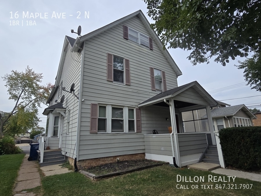 16 Maple Ave in Waukegan, IL - Building Photo