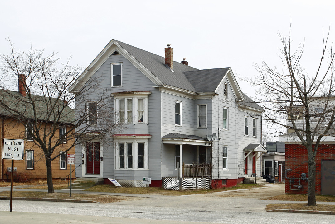 35 Union St in Auburn, ME - Building Photo