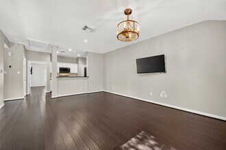 1127 W 24th St in Houston, TX - Foto de edificio - Building Photo