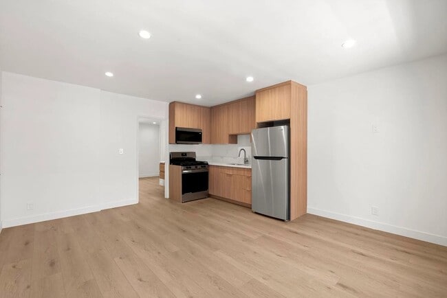 property at 739 N Sweetzer Ave