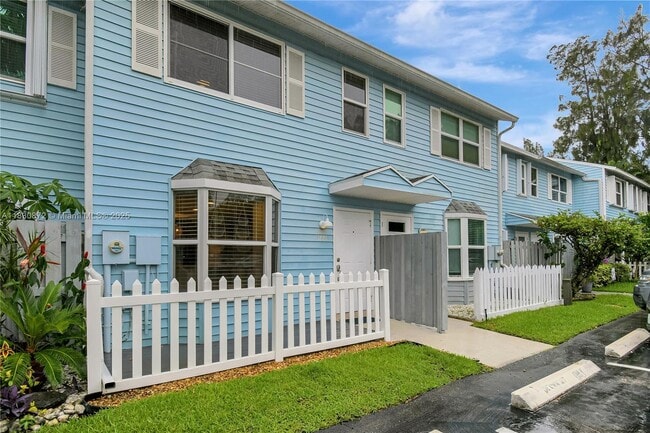 1881 NE 15th Ave in Fort Lauderdale, FL - Building Photo - Building Photo