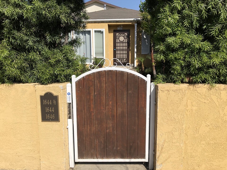 1644 S Garth Ave in Los Angeles, CA - Building Photo