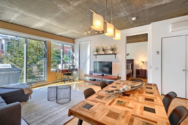 1102 Rue de Bleury in Montréal, QC - Building Photo - Building Photo