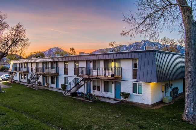 Katmai in Millcreek, UT - Foto de edificio - Building Photo