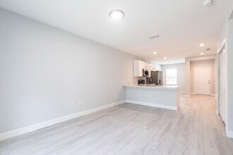 17070 Byron Ave in Port Charlotte, FL - Building Photo - Building Photo