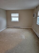 34 Central St in Ipswich, MA - Foto de edificio - Building Photo