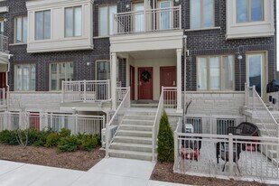 90 Eastwood Park Gardens in Toronto, ON - Building Photo