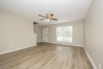 1424 E Nir Shreibman in La Vergne, TN - Building Photo - Building Photo