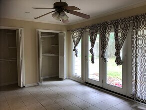 8615 Ferris Dr in Houston, TX - Foto de edificio - Building Photo