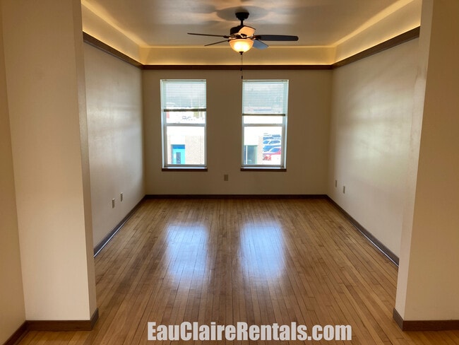 405 Wisconsin St, Unit 405.5 in Eau Claire, WI - Building Photo - Building Photo