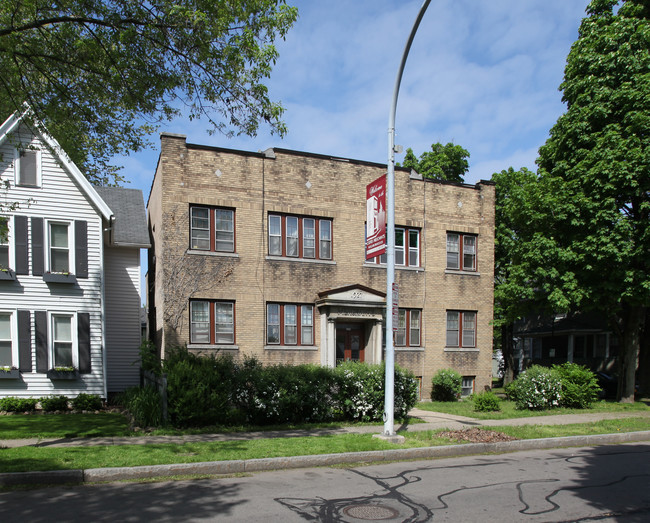 835 Merchants Rd in Rochester, NY - Foto de edificio - Building Photo