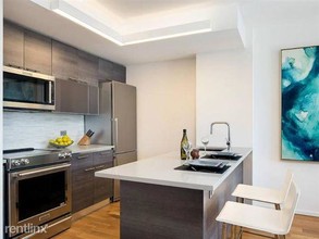 223 Sullivan St in New York, NY - Building Photo - Building Photo
