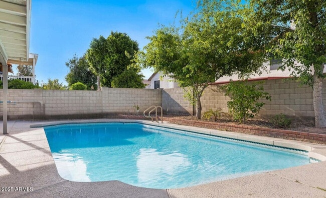 property at 7126 W Corrine Dr